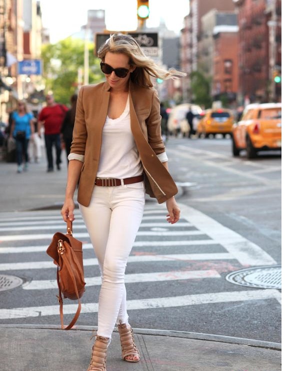 Gürültülü Teke araç  Beyaz Pantolon Kombinleri 30+Kombin - Kadın Blogu