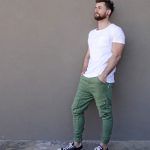 yeşil pantolon altına ayakkabı seçimi