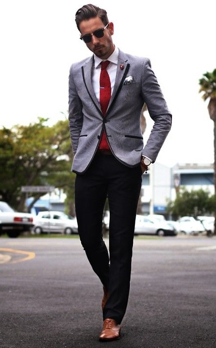 Male Graduation Combinations: Black Pants White Shirt Collar Gray Jacket Red Tie Cognac Shoes